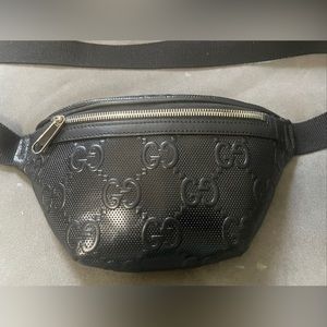 GG EMBOSSED BELT BAG